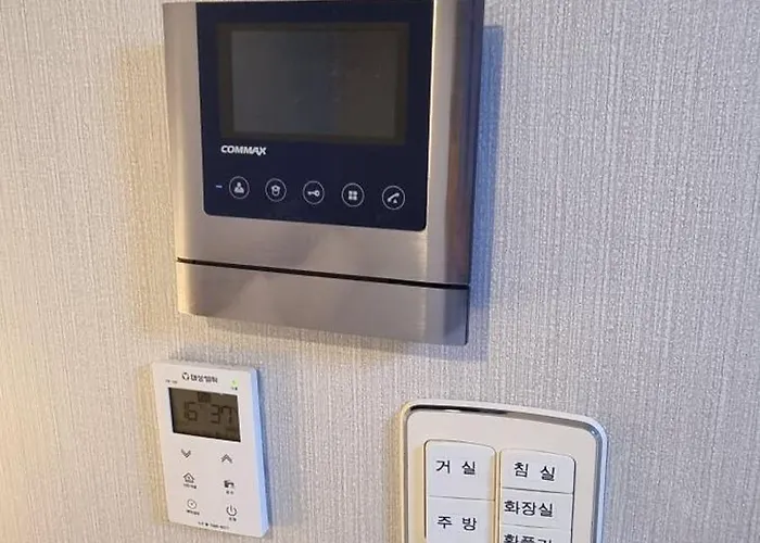 Hwagok Ham Stay, Hongdae 20 Minute